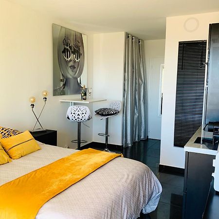 Bagatelle Naturiste Heliopolis Clim Ascenseur Vue Mer Parking Prive 阿格德 外观 照片